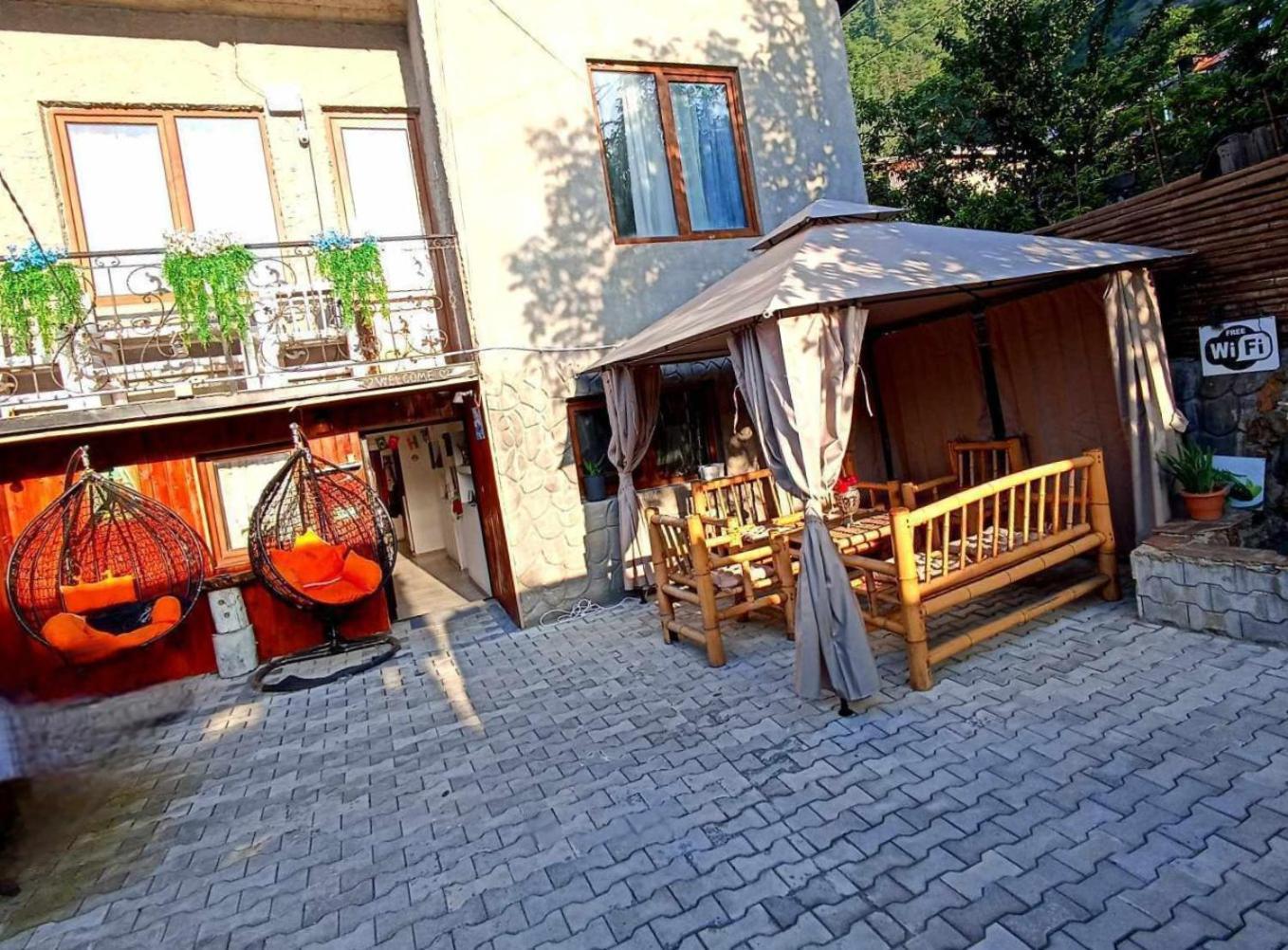 Happy Pandasn12 Hotel Bordzjomi Buitenkant foto
