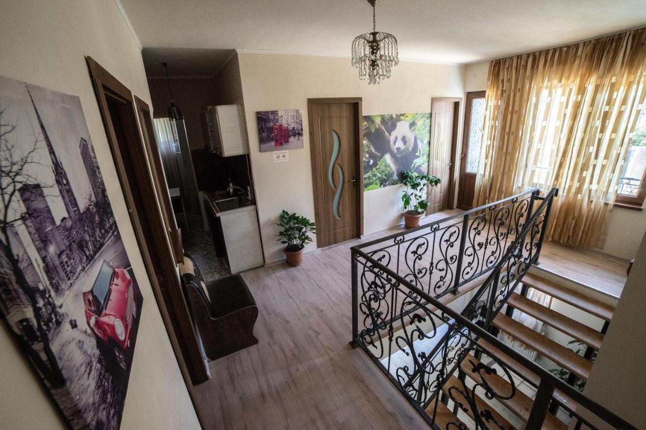 Happy Pandasn12 Hotel Bordzjomi Buitenkant foto